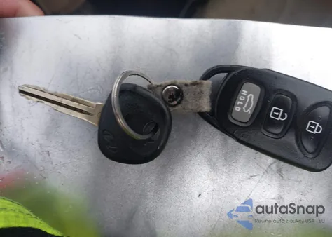 2013 Hyundai Elantra Gls z USA, uszkodzony, nr VIN 5NPDH4AE9DH398748